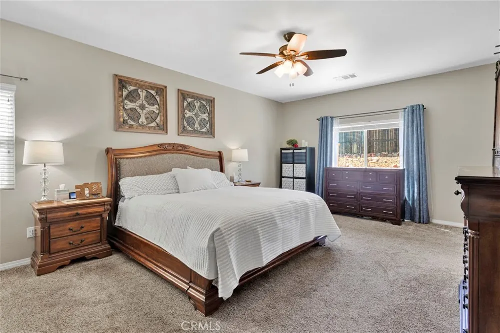13817 Grant Oak Hills, CA 92344