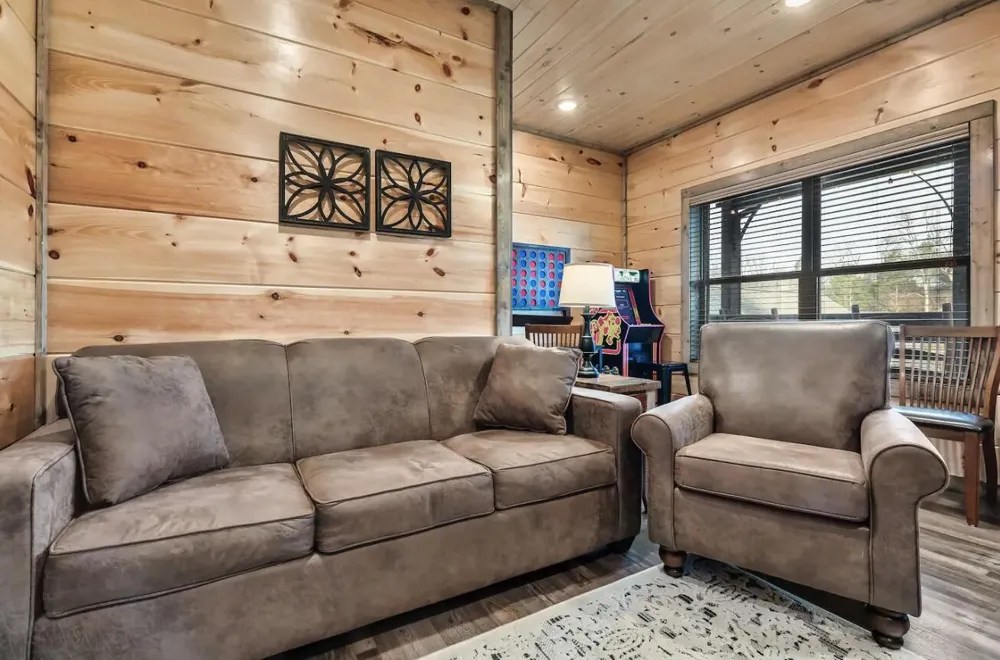 1654 Veterans Blvd #32 Sevierville, TN 37862