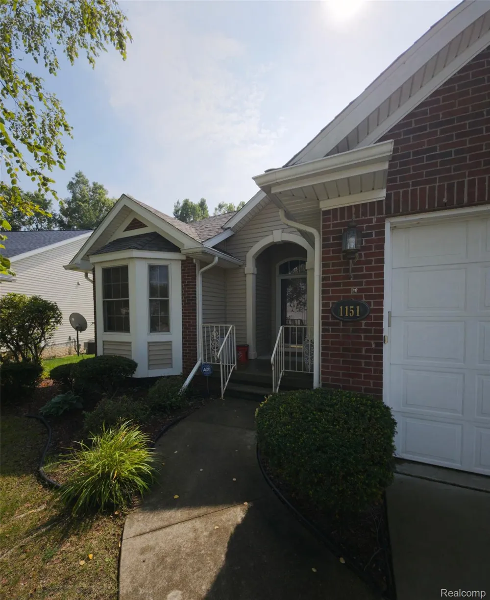 1151 Creekside Court Burton City, MI 48509