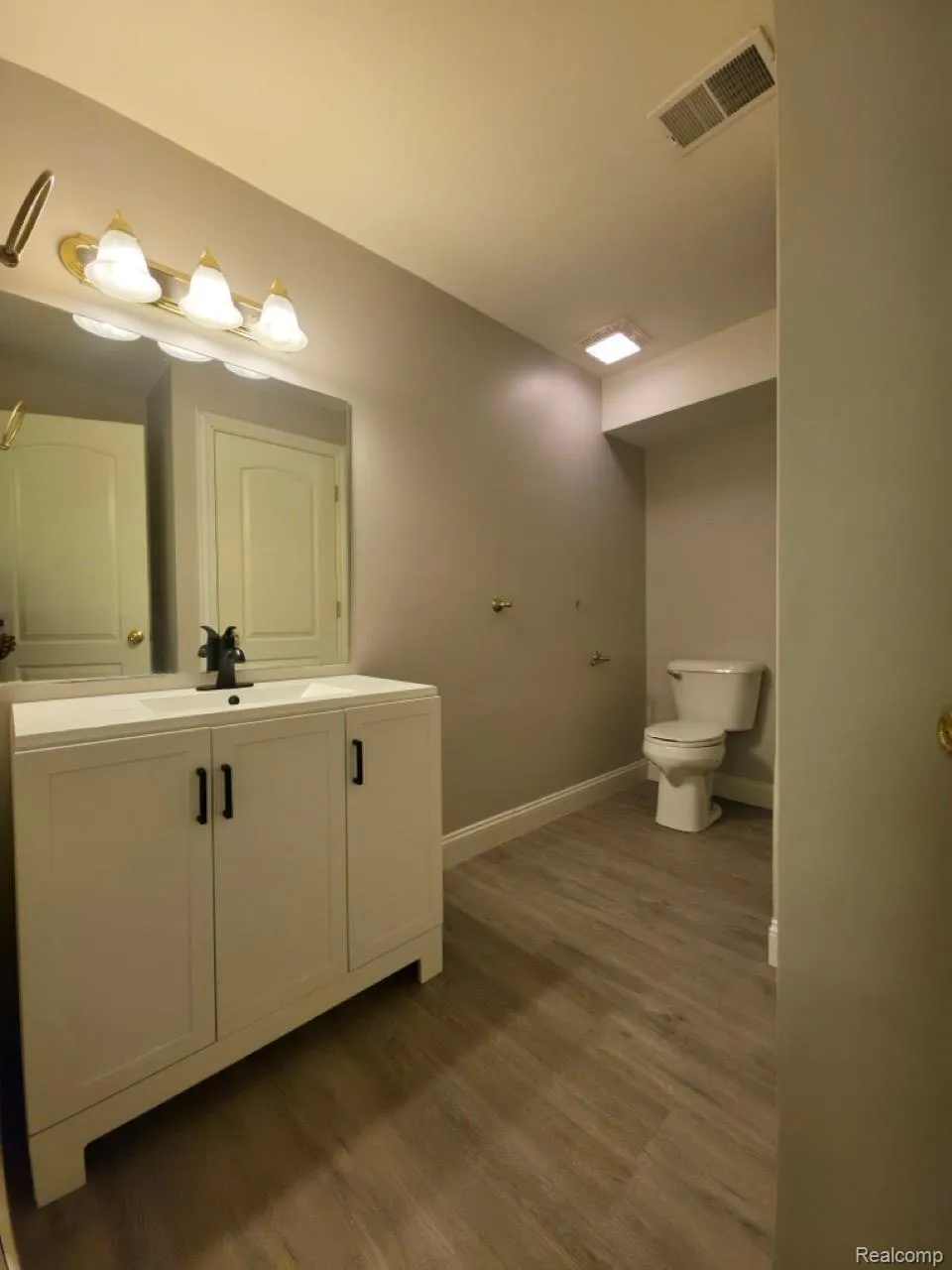 1151 Creekside Court Burton City, MI 48509