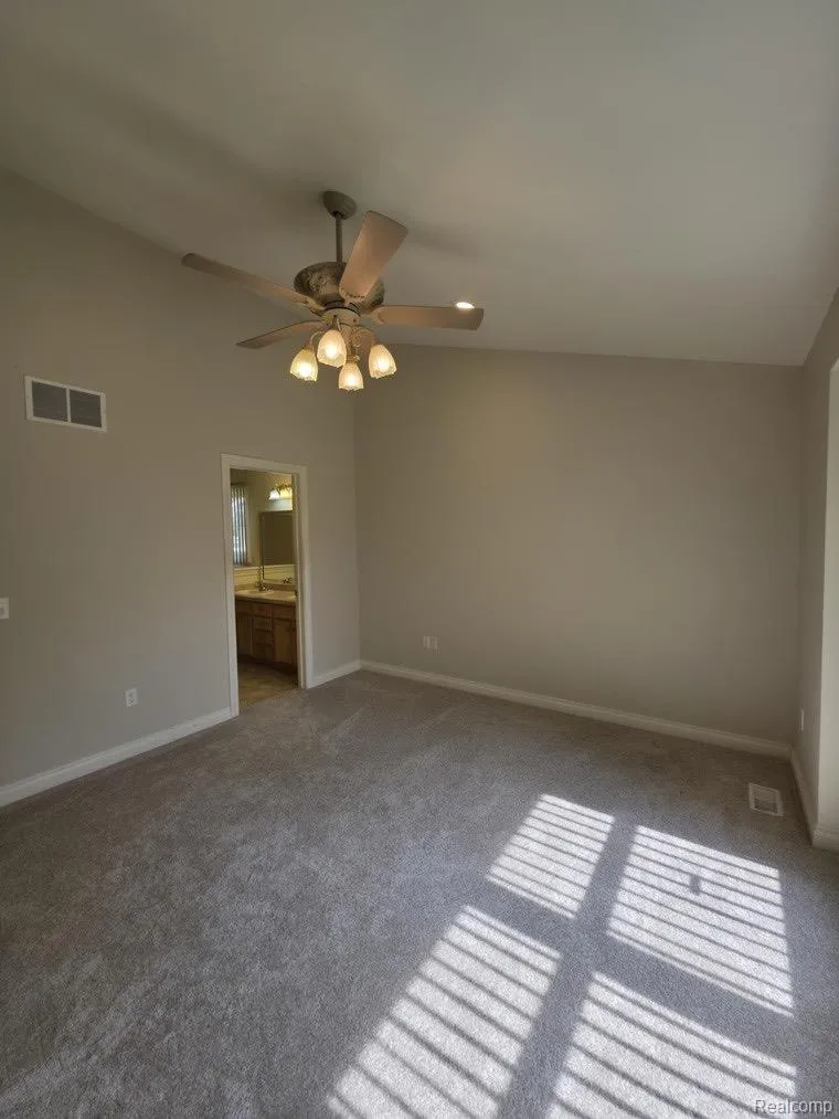 1151 Creekside Court Burton City, MI 48509