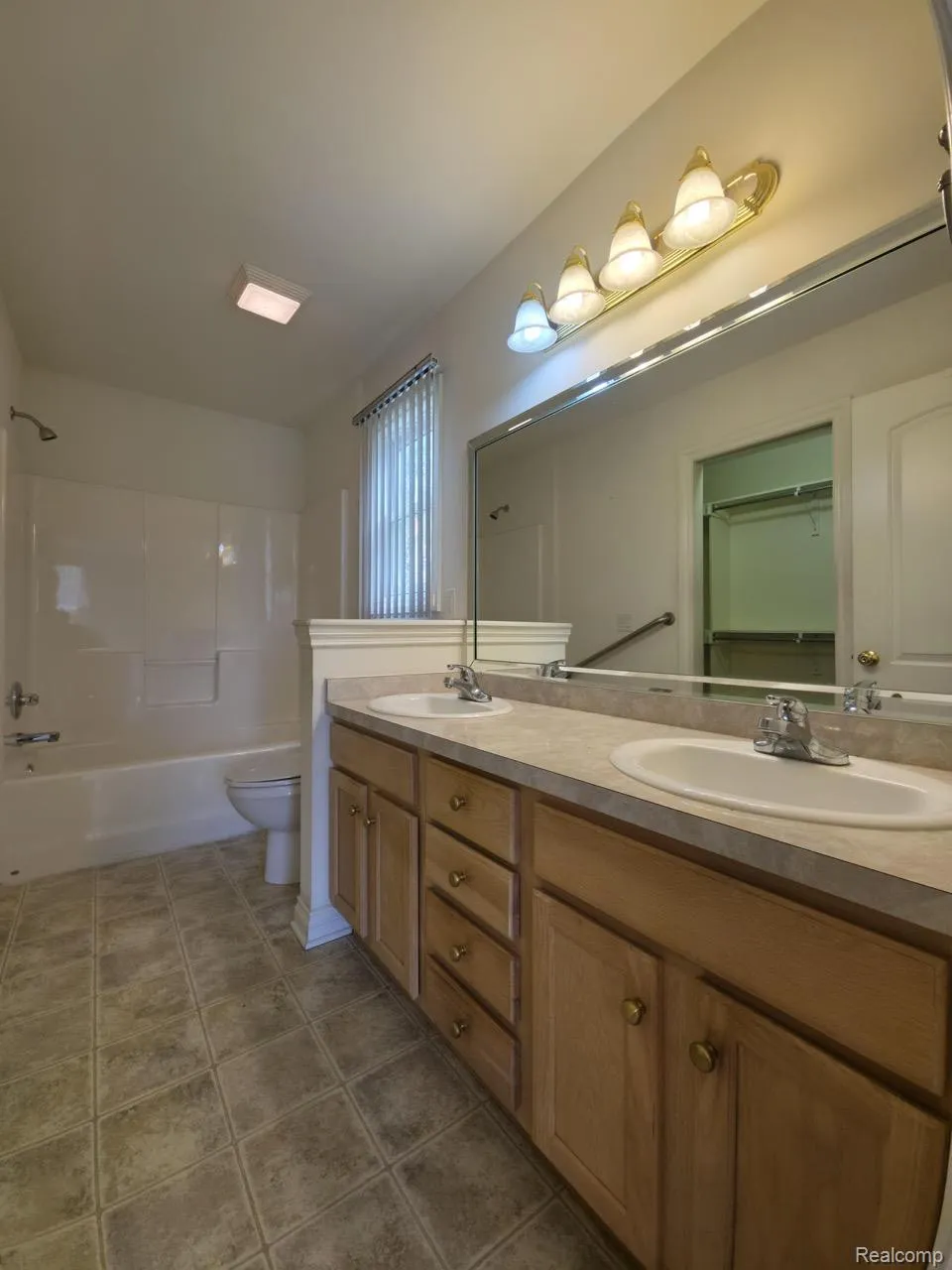 1151 Creekside Court Burton City, MI 48509