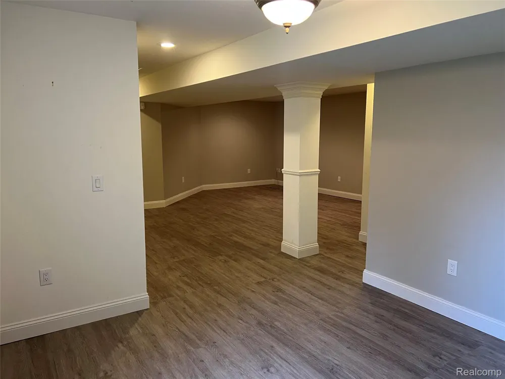 1151 Creekside Court Burton City, MI 48509