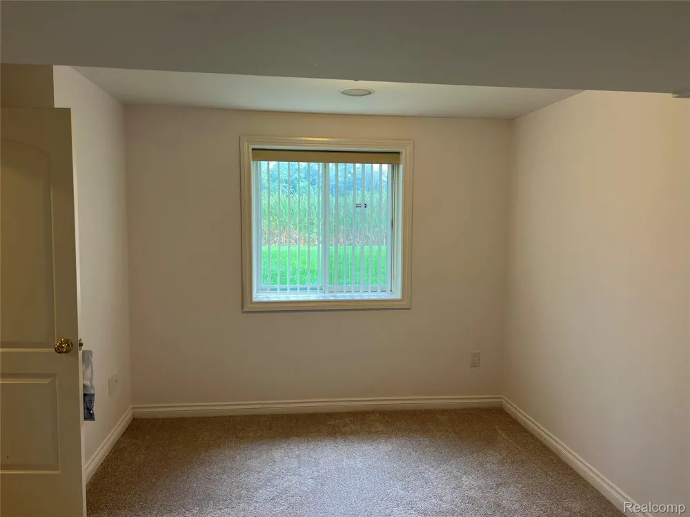 1151 Creekside Court Burton City, MI 48509