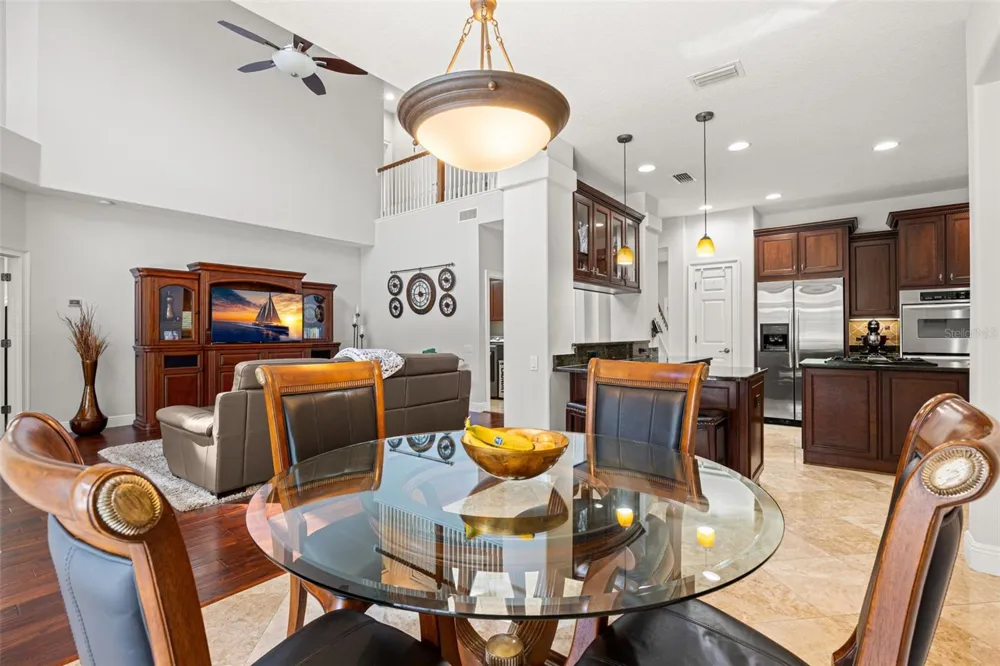 2675 LAKEBREEZE LANE S Clearwater, FL 33759
