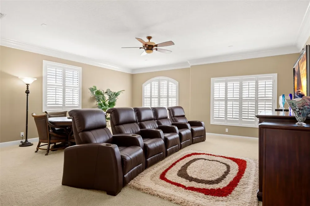 2675 LAKEBREEZE LANE S Clearwater, FL 33759