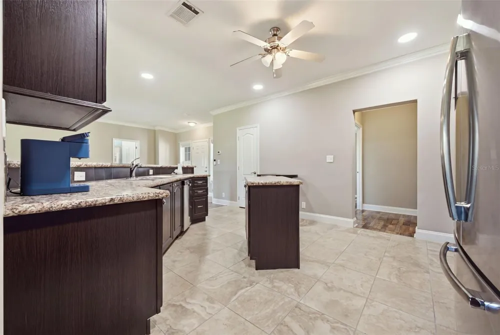 204 E KEYSVILLE ROAD Plant City, FL 33567