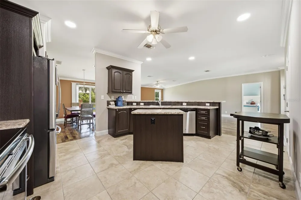 204 E KEYSVILLE ROAD Plant City, FL 33567