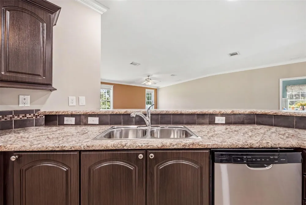 204 E KEYSVILLE ROAD Plant City, FL 33567