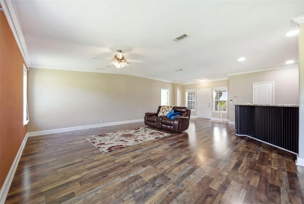 204 E KEYSVILLE ROAD Plant City, FL 33567