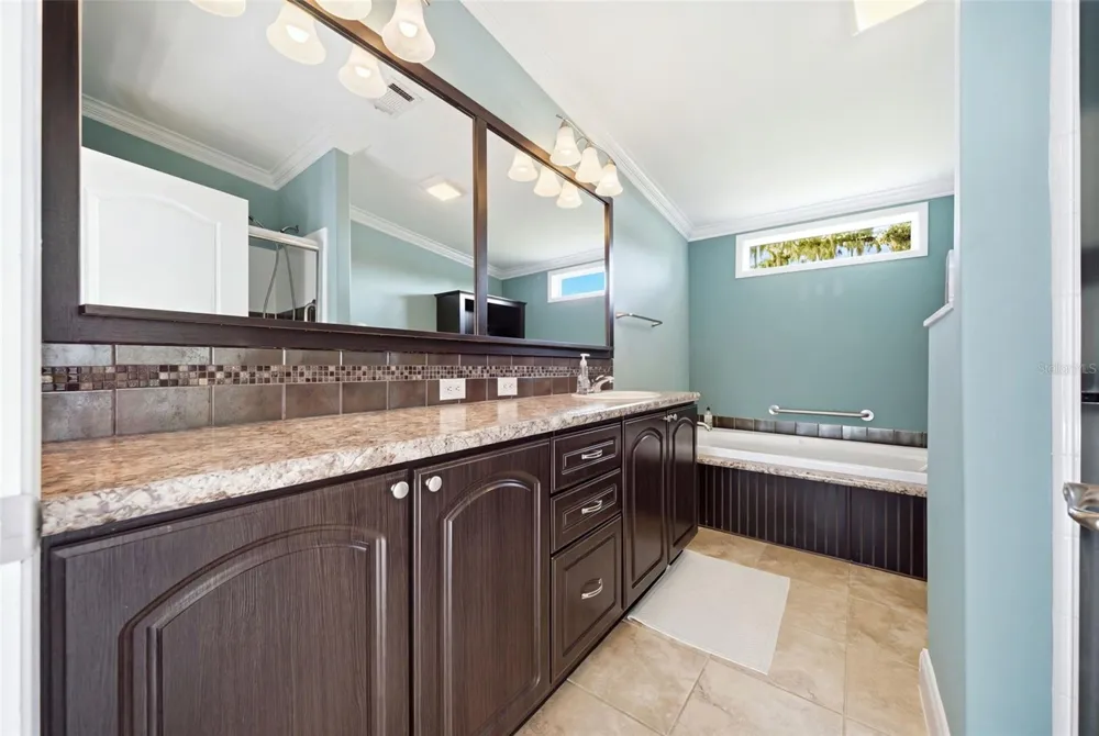 204 E KEYSVILLE ROAD Plant City, FL 33567