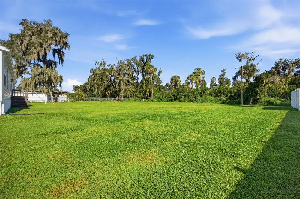 204 E KEYSVILLE ROAD Plant City, FL 33567