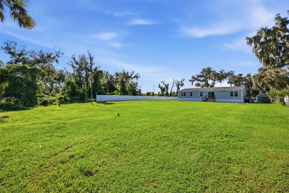 204 E KEYSVILLE ROAD Plant City, FL 33567