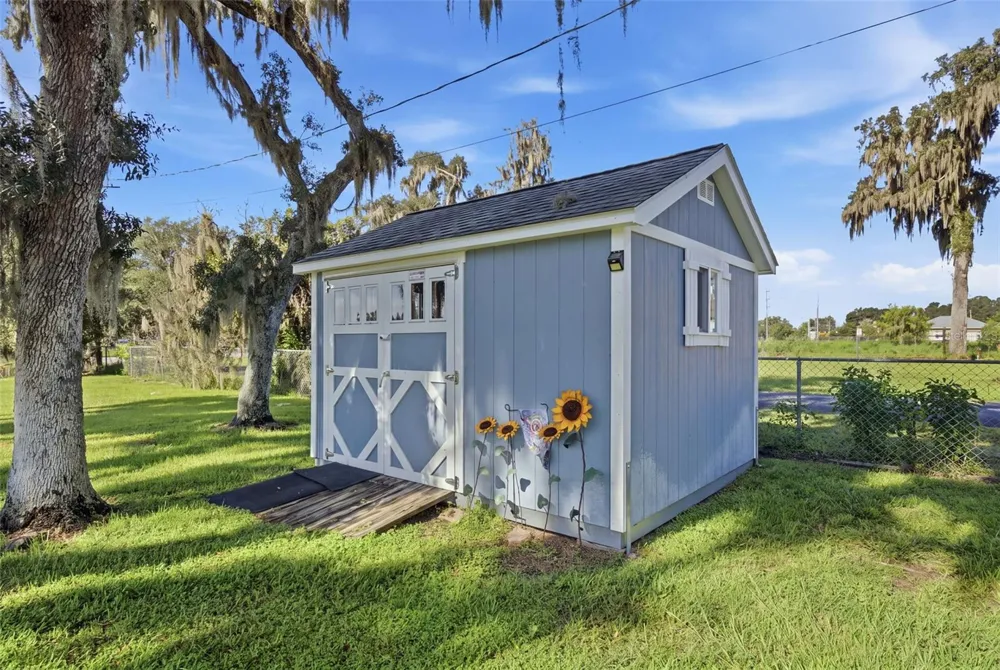 204 E KEYSVILLE ROAD Plant City, FL 33567