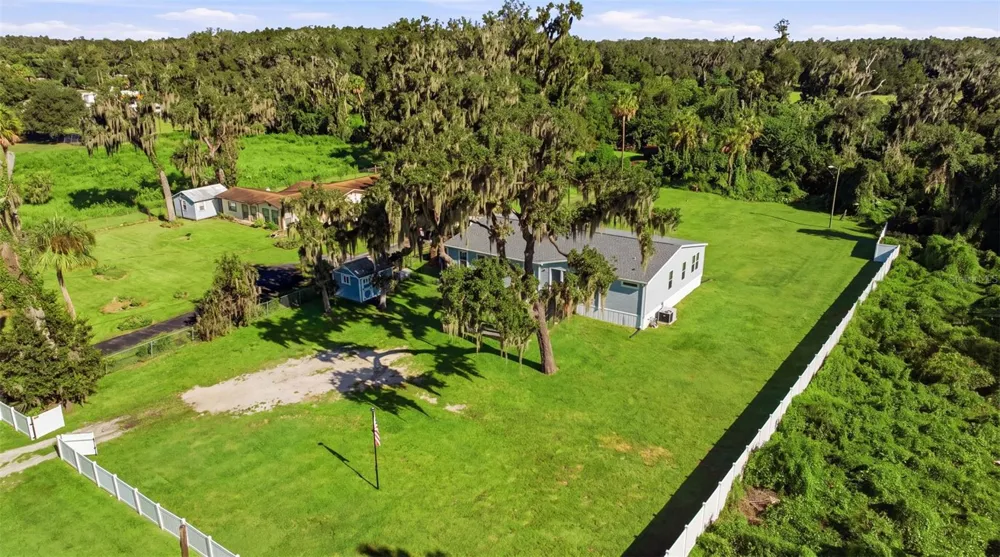 204 E KEYSVILLE ROAD Plant City, FL 33567