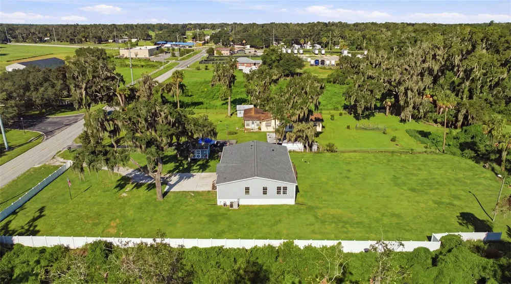 204 E KEYSVILLE ROAD Plant City, FL 33567