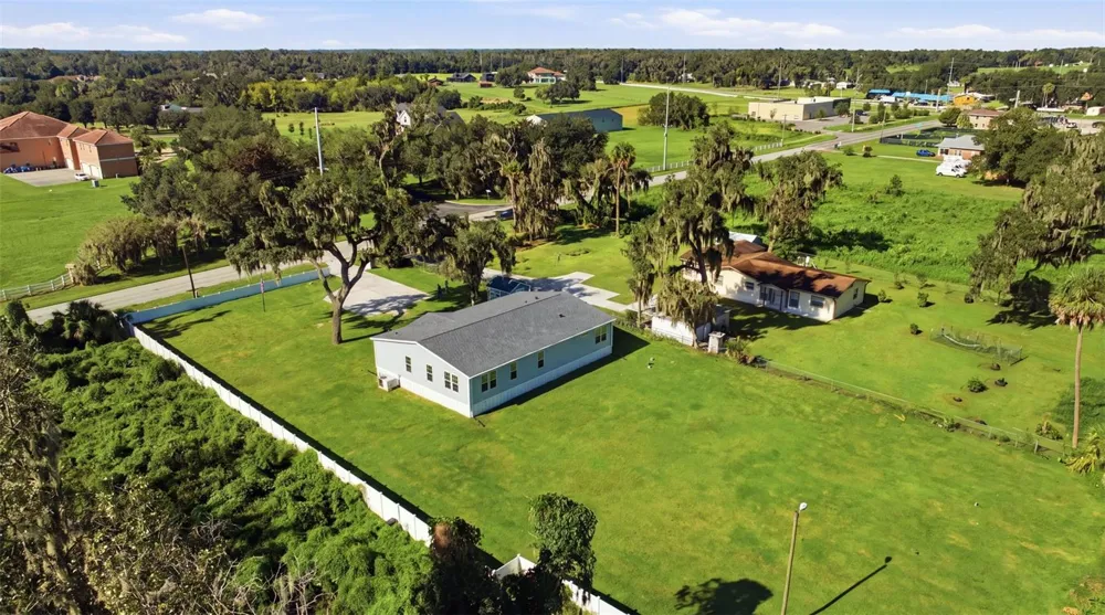 204 E KEYSVILLE ROAD Plant City, FL 33567