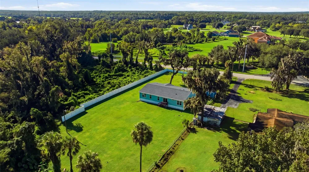 204 E KEYSVILLE ROAD Plant City, FL 33567