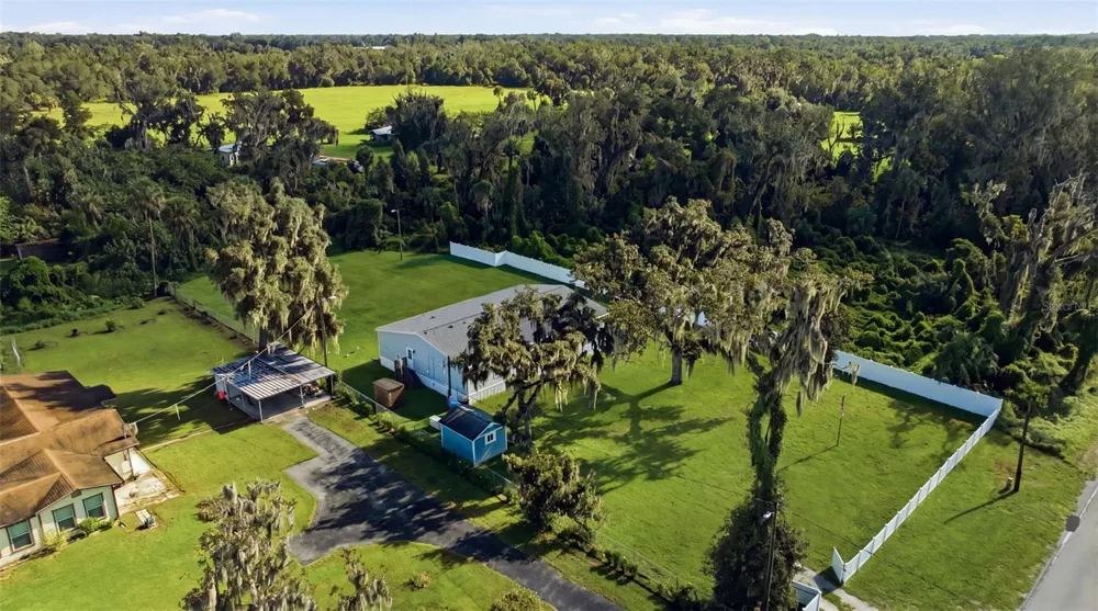 204 E KEYSVILLE ROAD Plant City, FL 33567