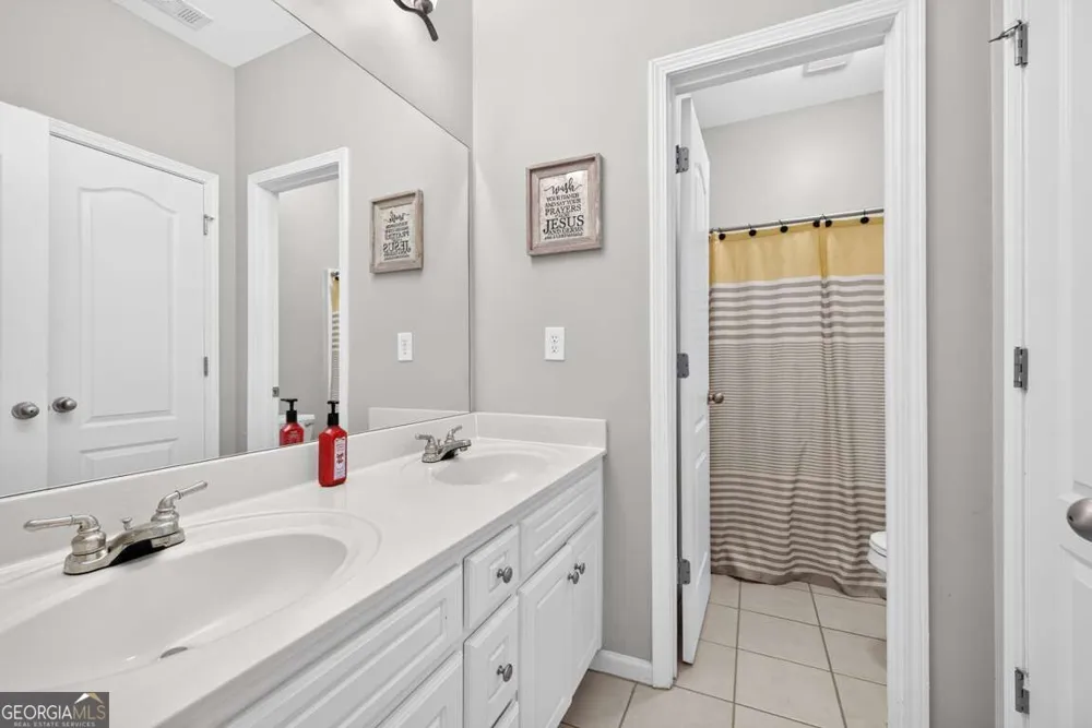 1129 Woodmere DR Loganville, GA 30052