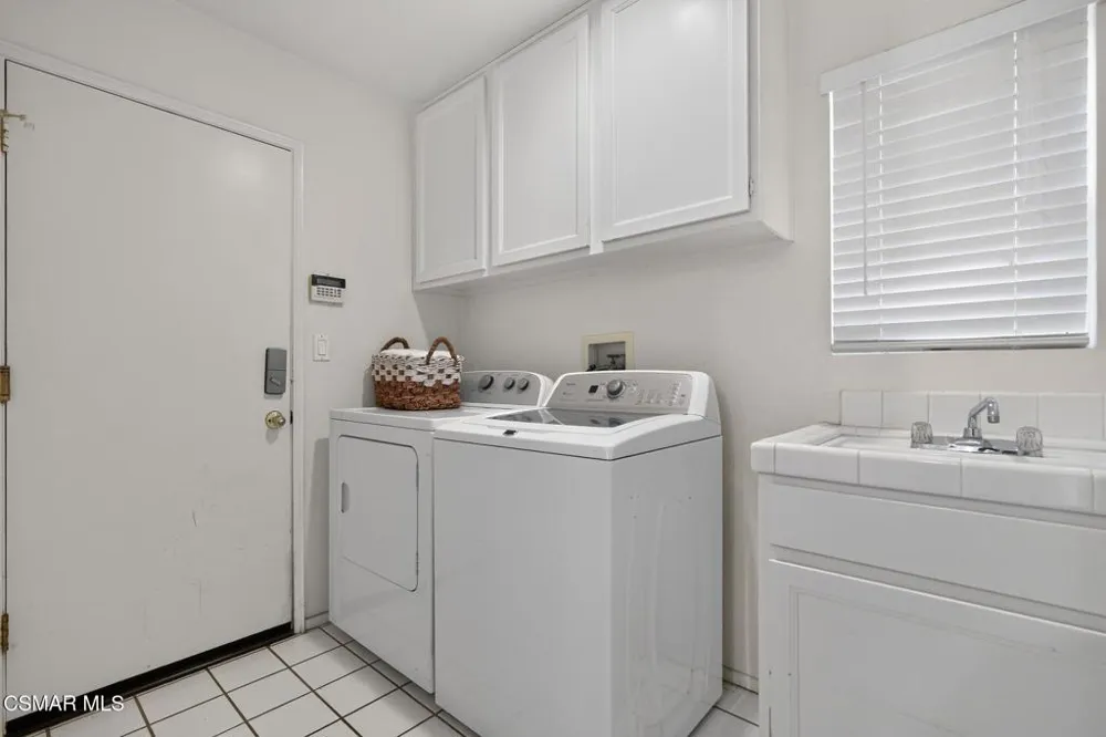 7507 Carmenita Lane West Hills, CA 91304