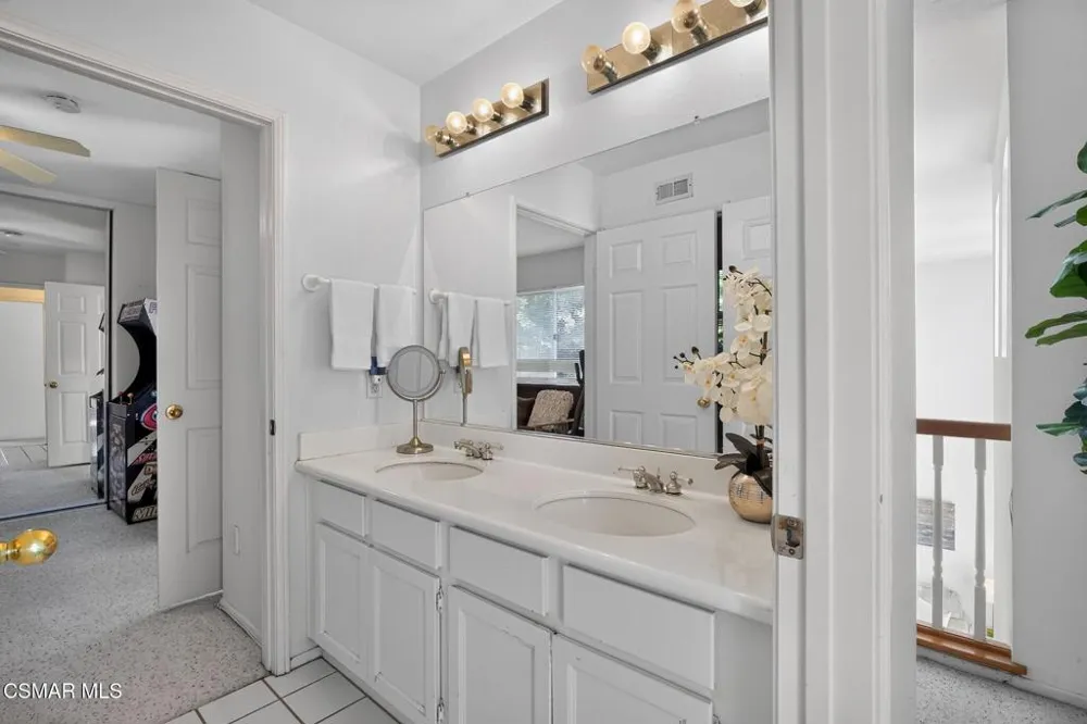 7507 Carmenita Lane West Hills, CA 91304