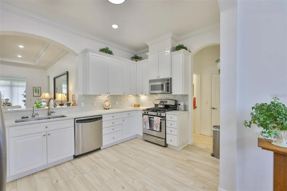 2292 SIFIELD GREENS WAY #59 Sun City Center, FL 33573