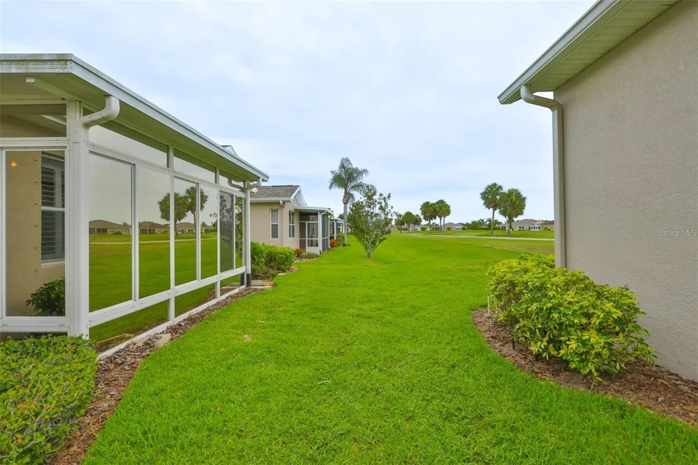 2292 SIFIELD GREENS WAY #59 Sun City Center, FL 33573