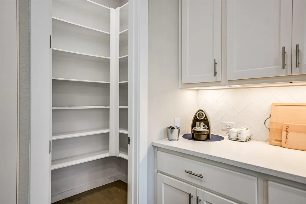724 Dayridge Drive Dripping Springs, TX 78620