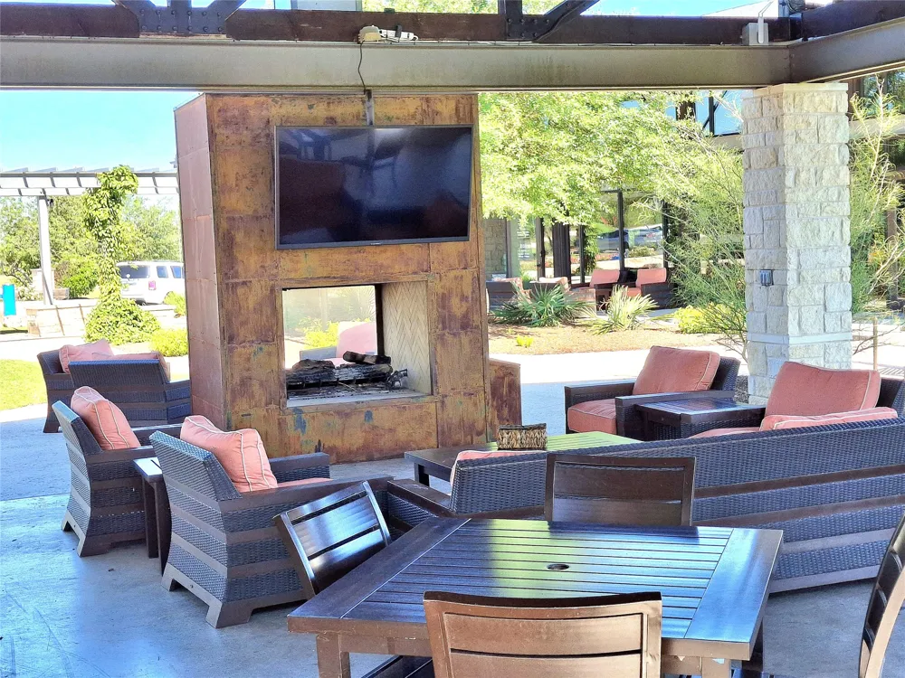 724 Dayridge Drive Dripping Springs, TX 78620