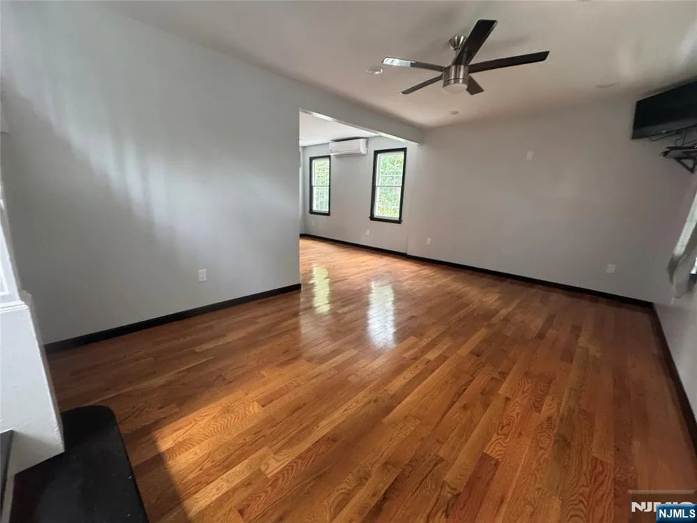 638 Argyle Avenue Orange, NJ 07050