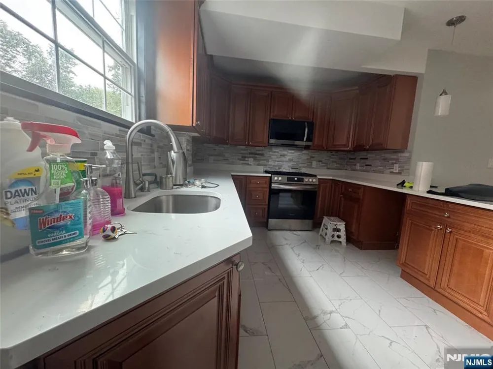 638 Argyle Avenue Orange, NJ 07050