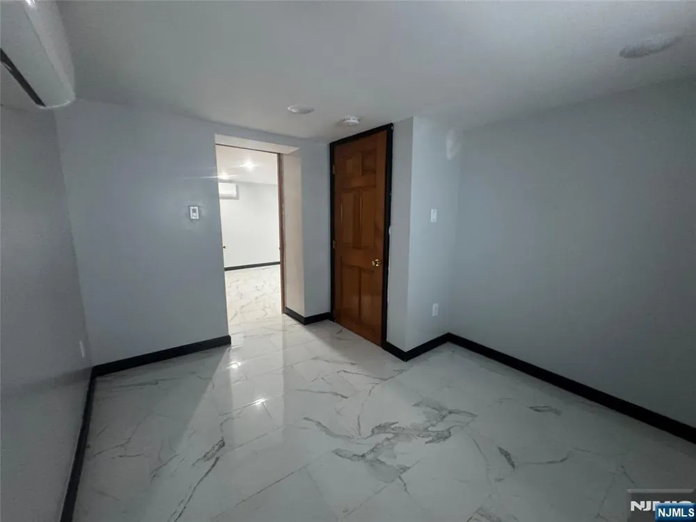 638 Argyle Avenue Orange, NJ 07050