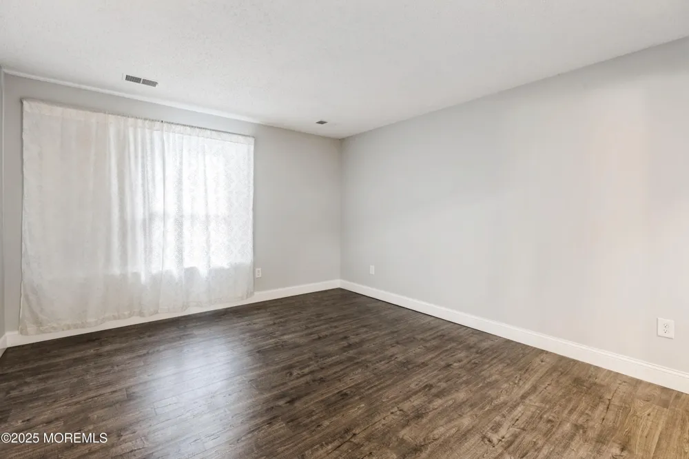 11 Boise Court Tinton Falls, NJ 07712