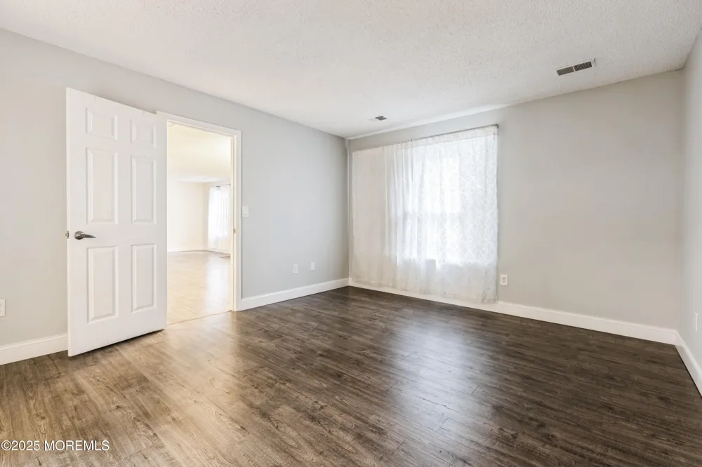 11 Boise Court Tinton Falls, NJ 07712