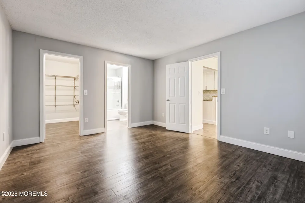 11 Boise Court Tinton Falls, NJ 07712