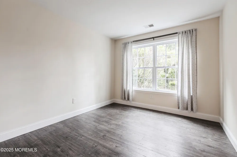 11 Boise Court Tinton Falls, NJ 07712