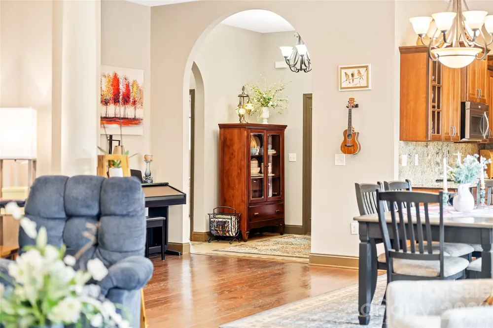 25 Ocaso Drive Asheville, NC 28806