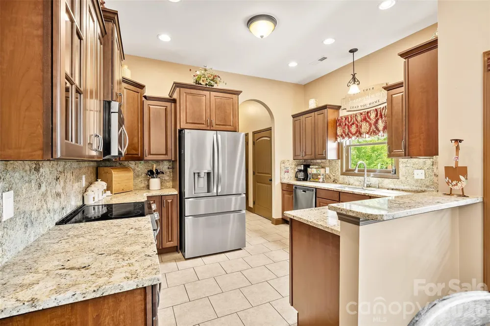25 Ocaso Drive Asheville, NC 28806