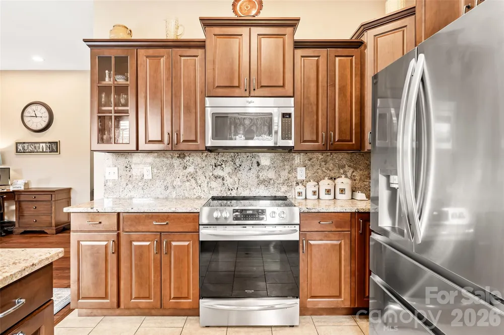 25 Ocaso Drive Asheville, NC 28806