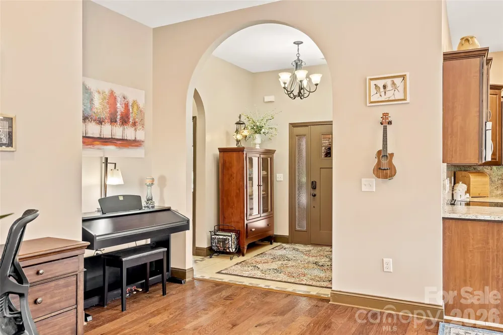 25 Ocaso Drive Asheville, NC 28806