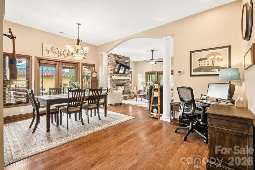 25 Ocaso Drive Asheville, NC 28806