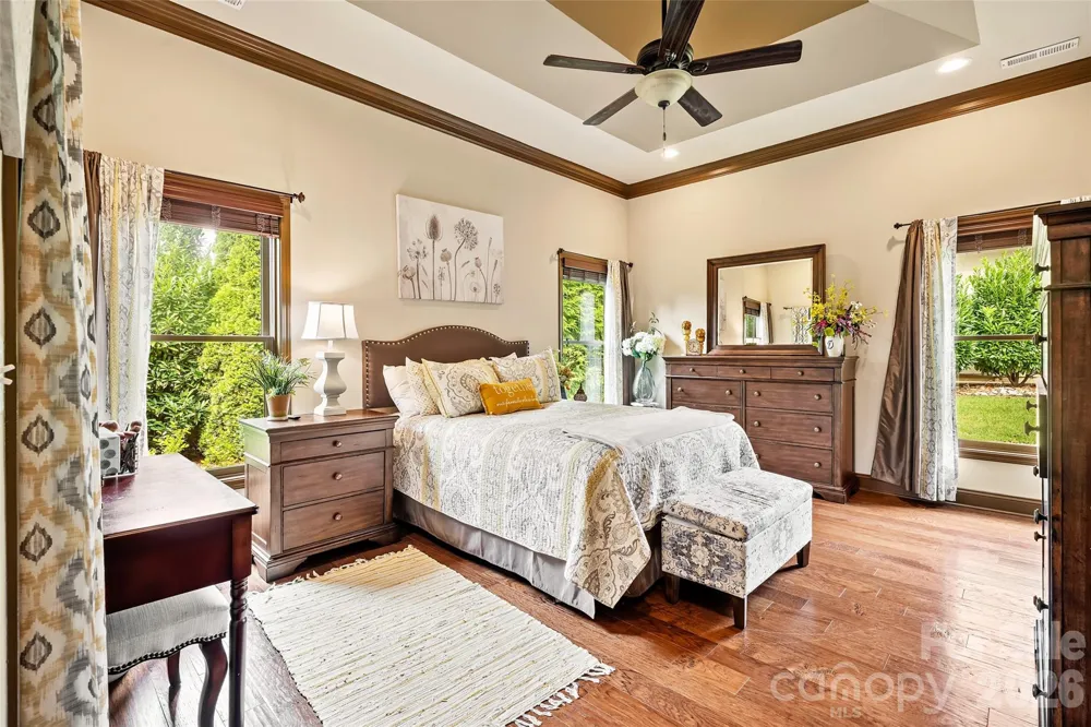 25 Ocaso Drive Asheville, NC 28806
