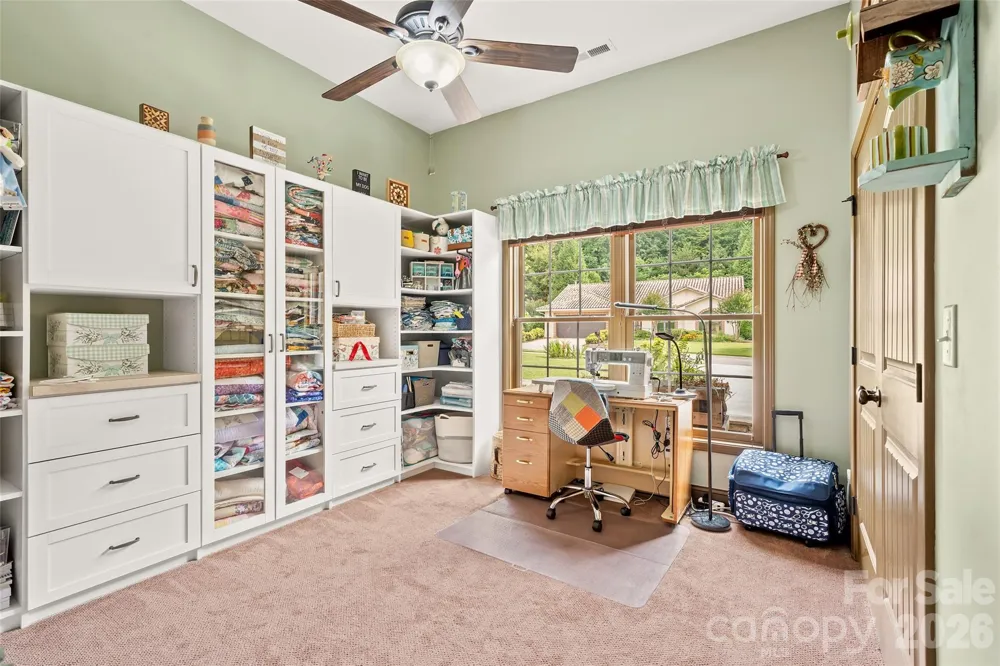 25 Ocaso Drive Asheville, NC 28806