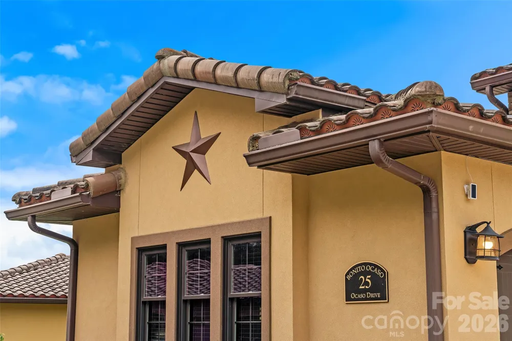 25 Ocaso Drive Asheville, NC 28806