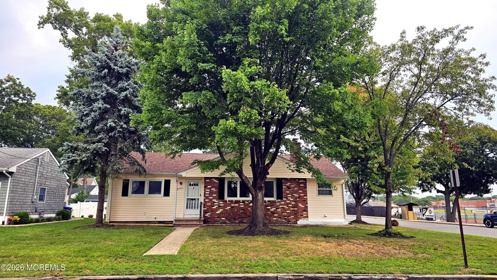 2421 Moore Avenue Point Pleasant, NJ 08742