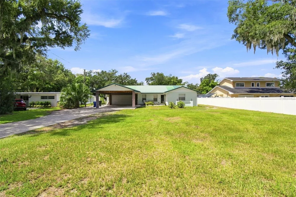 2219 NEW JERSEY RD Lakeland, FL 33803