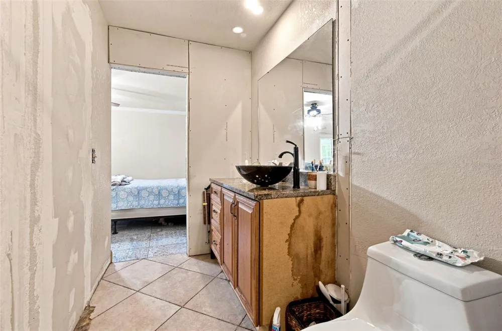 2219 NEW JERSEY RD Lakeland, FL 33803