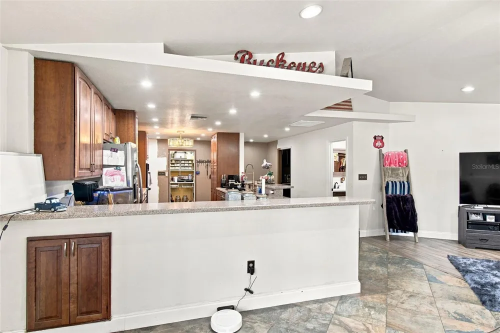 2219 NEW JERSEY RD Lakeland, FL 33803
