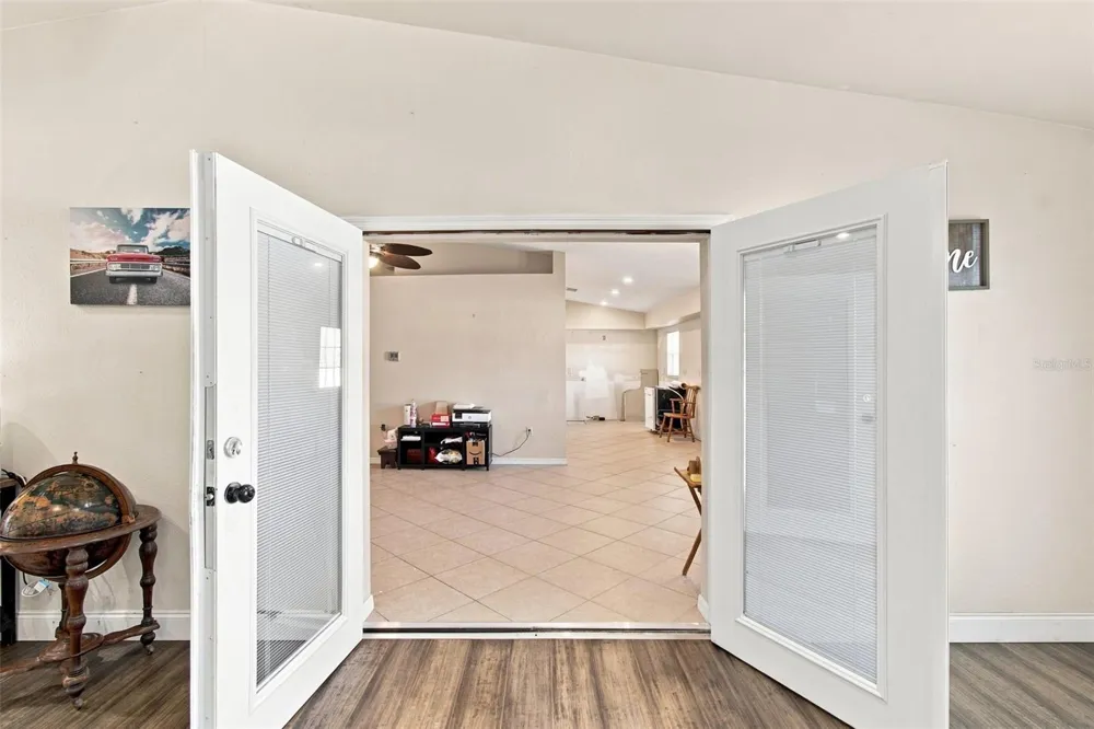 2219 NEW JERSEY RD Lakeland, FL 33803